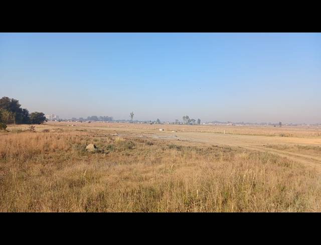 9,100M² VACANT LAND FOR SALE IN UNITAS PARK